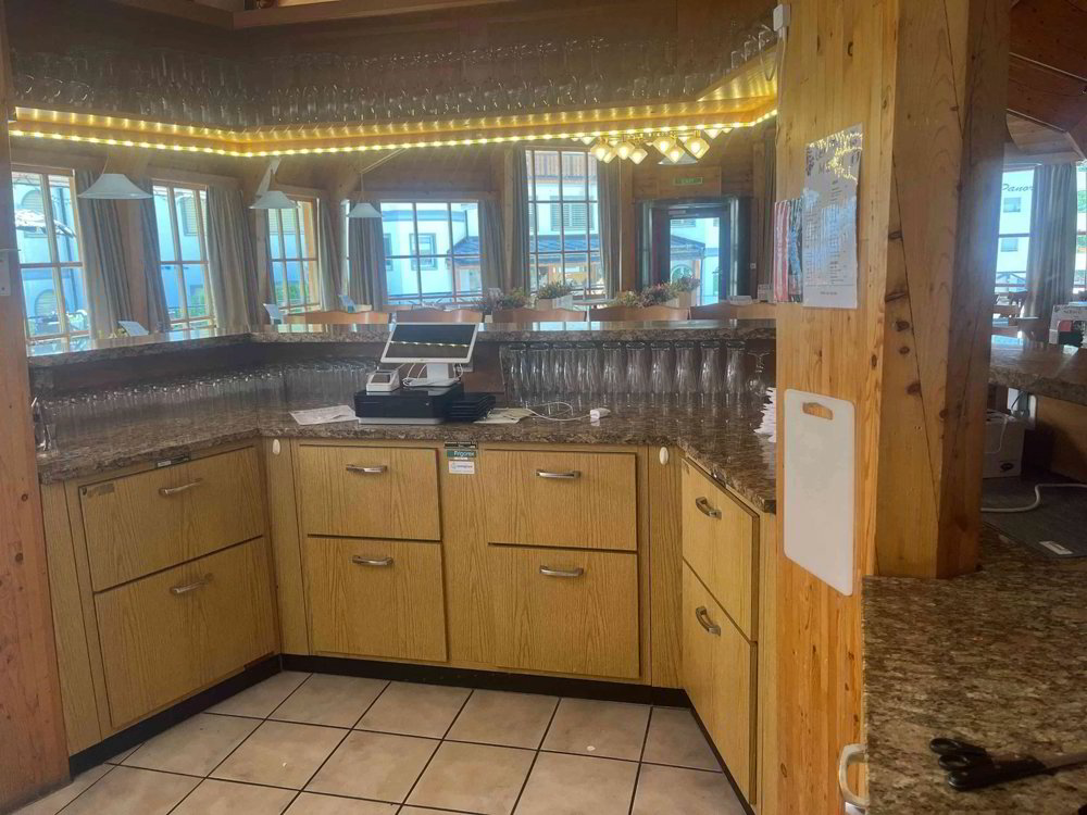 1 rooms Office & Commercial to buy in Leukerbad - image 1/8