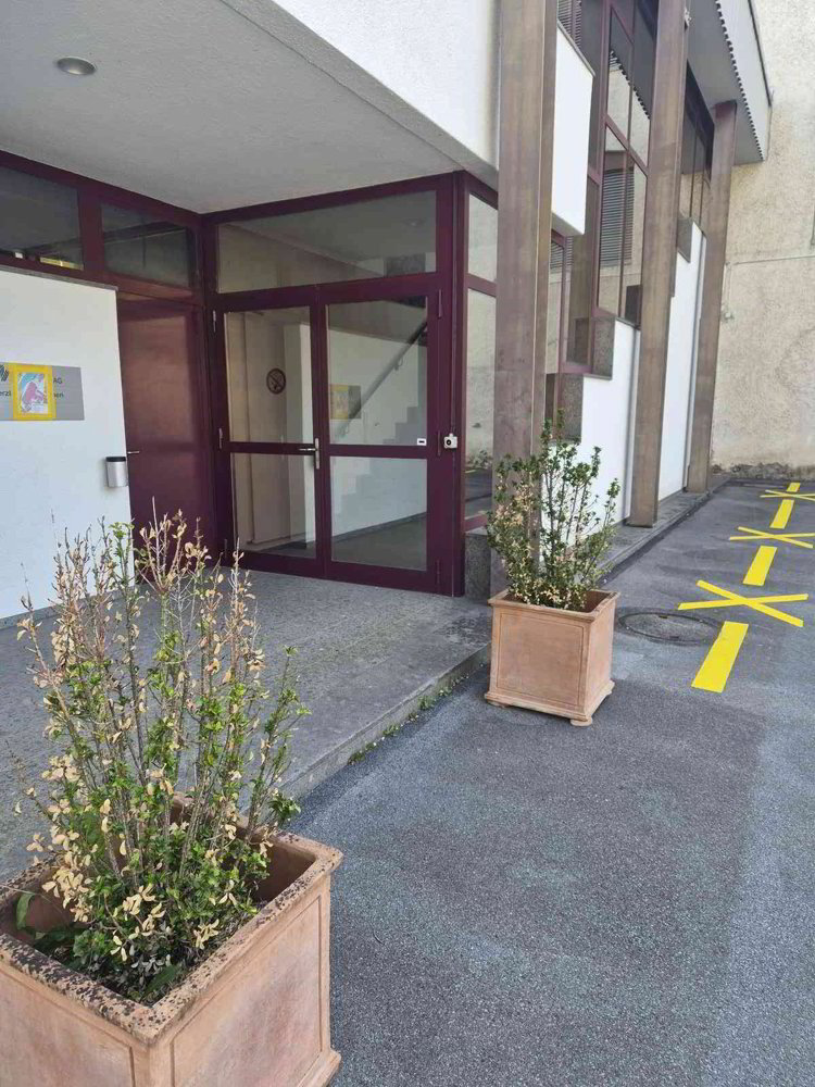 3 Zimmer Büro zu vermieten in Mitlödi - Bild 1/3