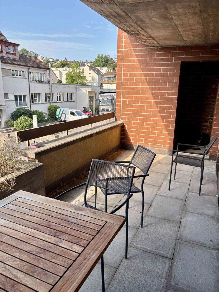 Helle grosszügige Büroräume mit gutem Raumkonzept, eigenem WC, Balkon - Mehr