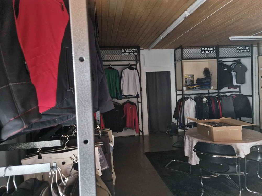 1 rooms Office & Commercial for rent in Degersheim - image 1/4
