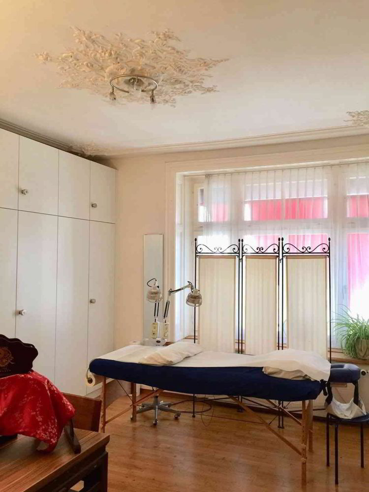4.5 rooms Office & Commercial for rent in Zürich - image 1/4