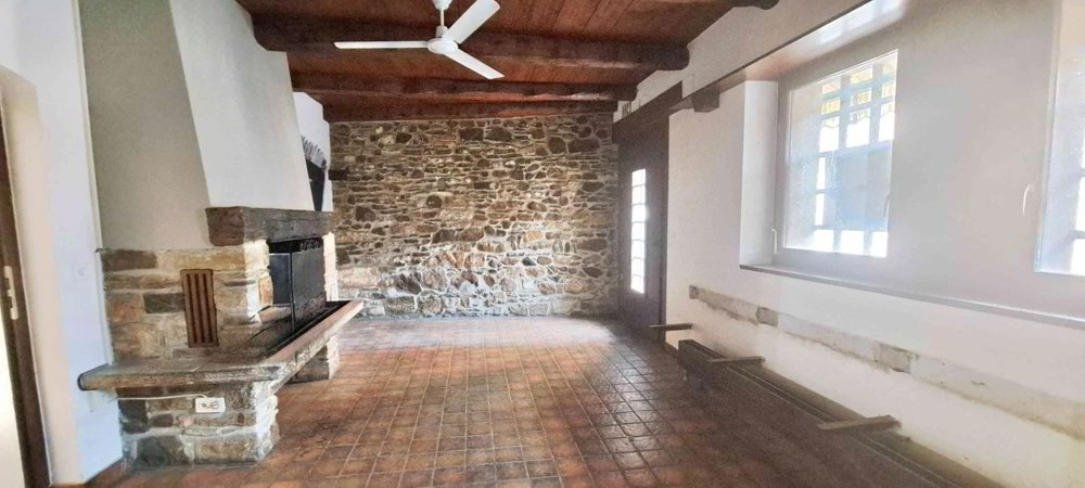 2 rooms Office & Commercial for rent in Vico Morcote - image 1/4