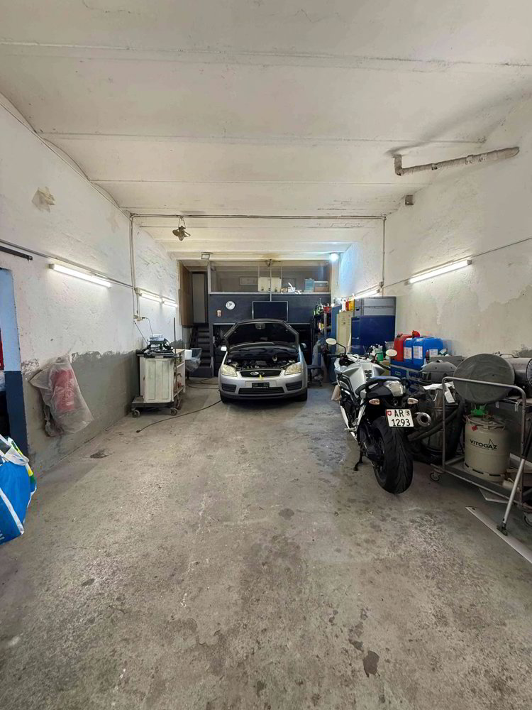 2 rooms Office & Commercial for rent in St. Gallen - image 1/4