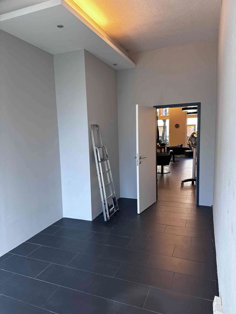 1 rooms Office & Commercial for rent in Bülach - image 1/3