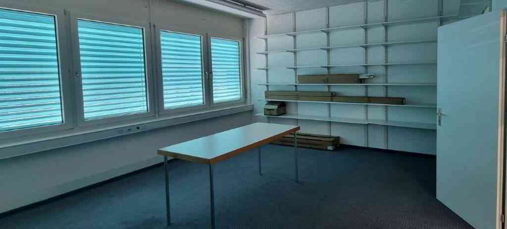 4 rooms Office & Commercial for rent in Niederurnen - image 1/4
