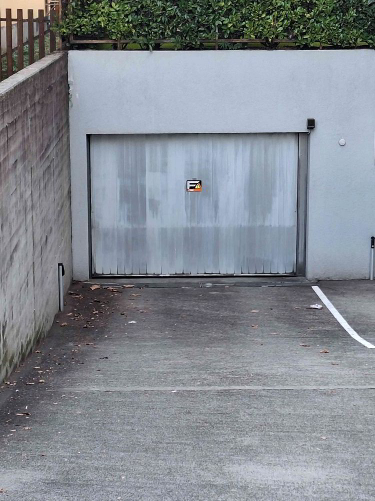 null rooms Car park, garage for rent in Massagno - image 1/1