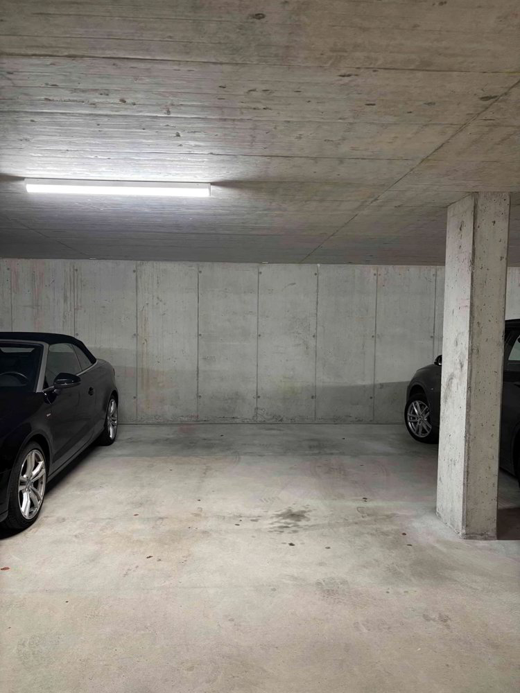 null rooms Car park, garage for rent in Rothrist - image 1/1