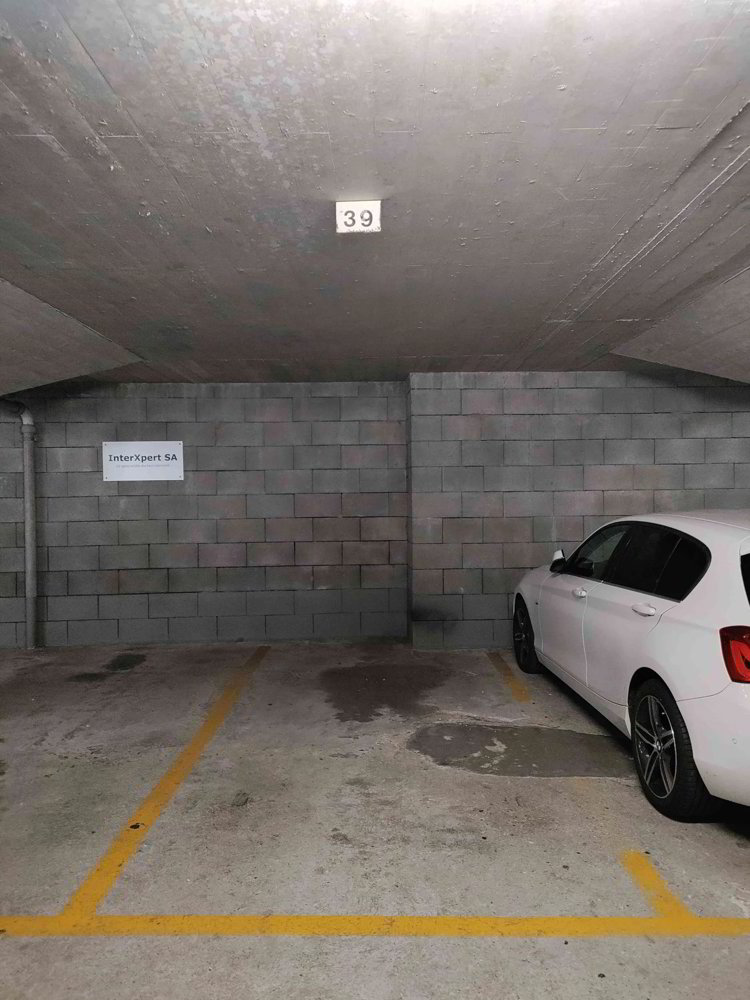 Parking, garage null pièces à louer à Losanna - image 1/2