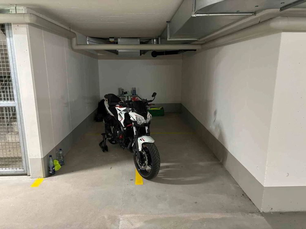 Einstellhallenplatz in Schüpfen zu vermieten! - Ansicht 2