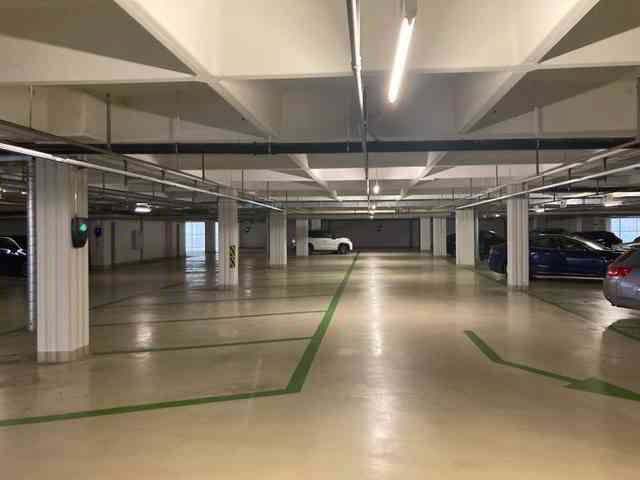 null rooms Car park, garage for rent in Lausanne - image 1/3