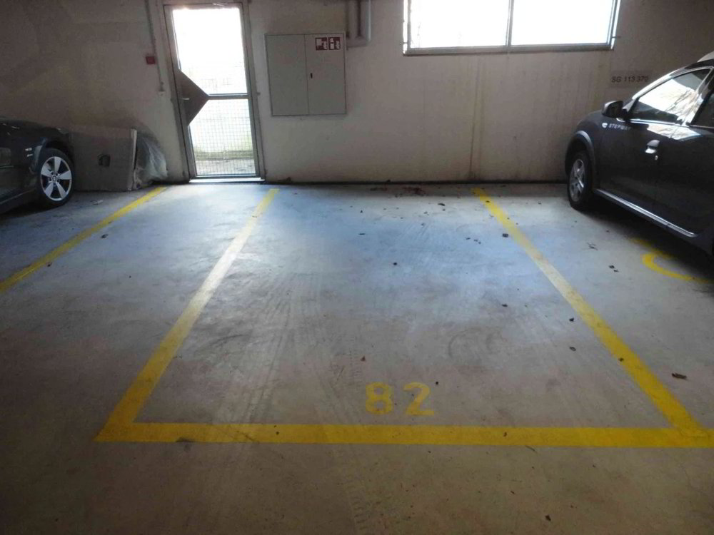 null Zimmer Parkplatz, Garage zu vermieten in Rossrüti - Bild 1/2