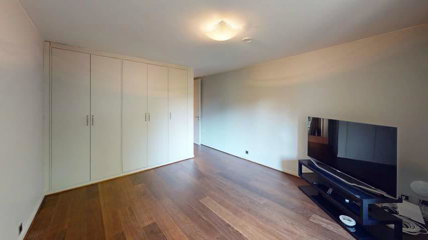 7 rooms Apartment to buy in Conches - image 1/13
