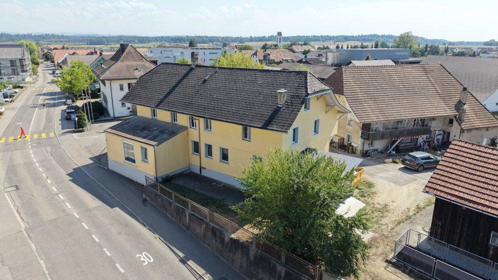 12 rooms House to buy in Niederbipp - image 1/15
