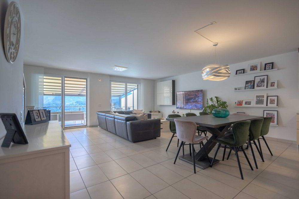 Haus – Pura, Magliasina