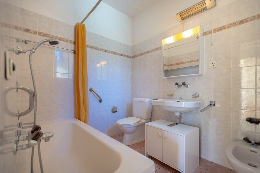 3.5 rooms Apartment to buy in Chiasso - image 1/9