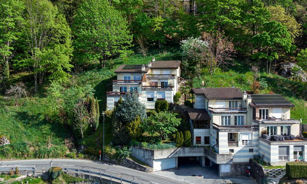 5.5 rooms House to buy in Pianezzo - image 1/9