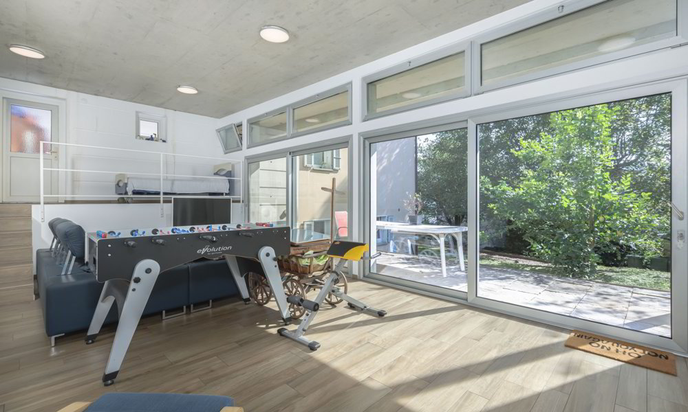 7.5 rooms House to buy in Vernate - image 1/9