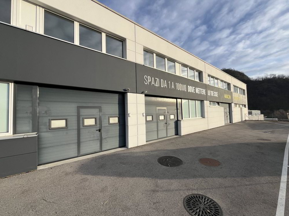 4 rooms Office & Commercial for rent in Bedano - image 1/10