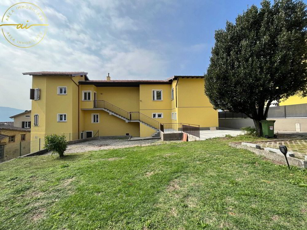 3 rooms Apartment to buy in Morbio Inferiore - image 1/11