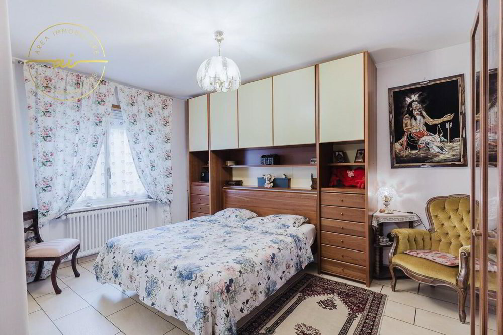 6 rooms House to buy in Cresciano - image 1/13