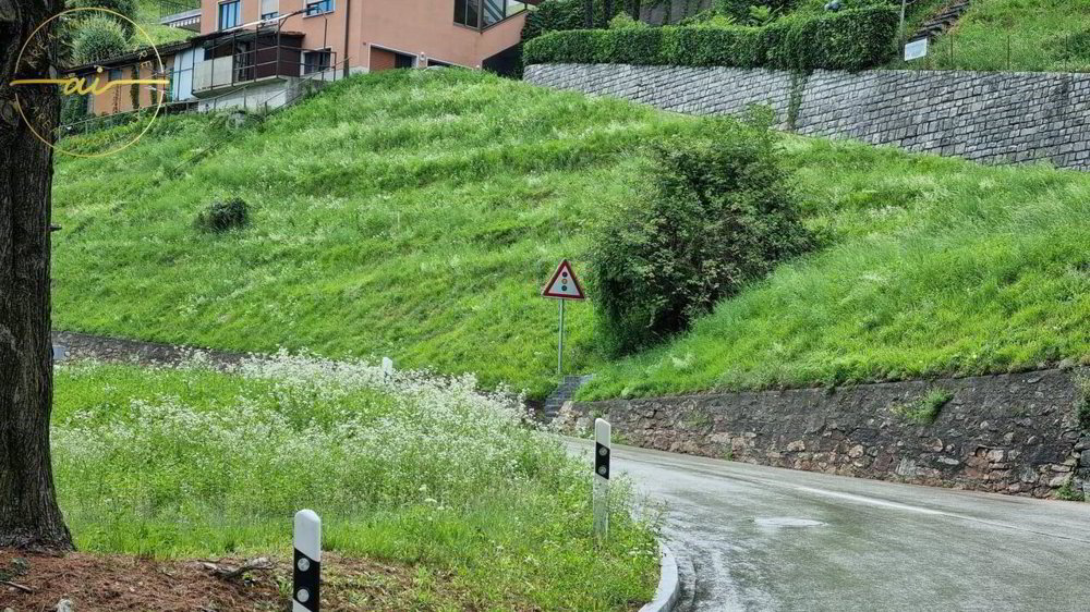 BAUWÄRTER GRUNDSTÜCK IM WALDGRÜNEN LUGANESE-GEBIET