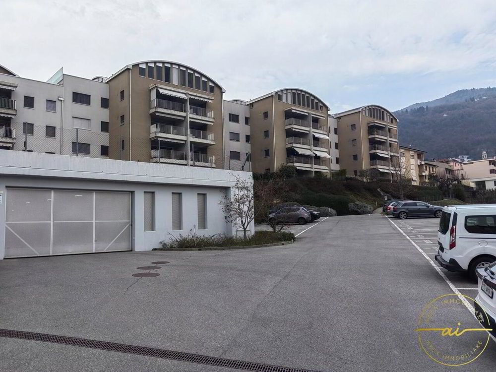 3 rooms Apartment to buy in Vacallo - image 1/13