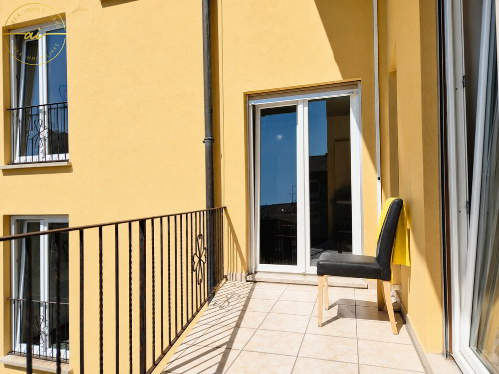 3 rooms Apartment to buy in Vacallo - image 1/9