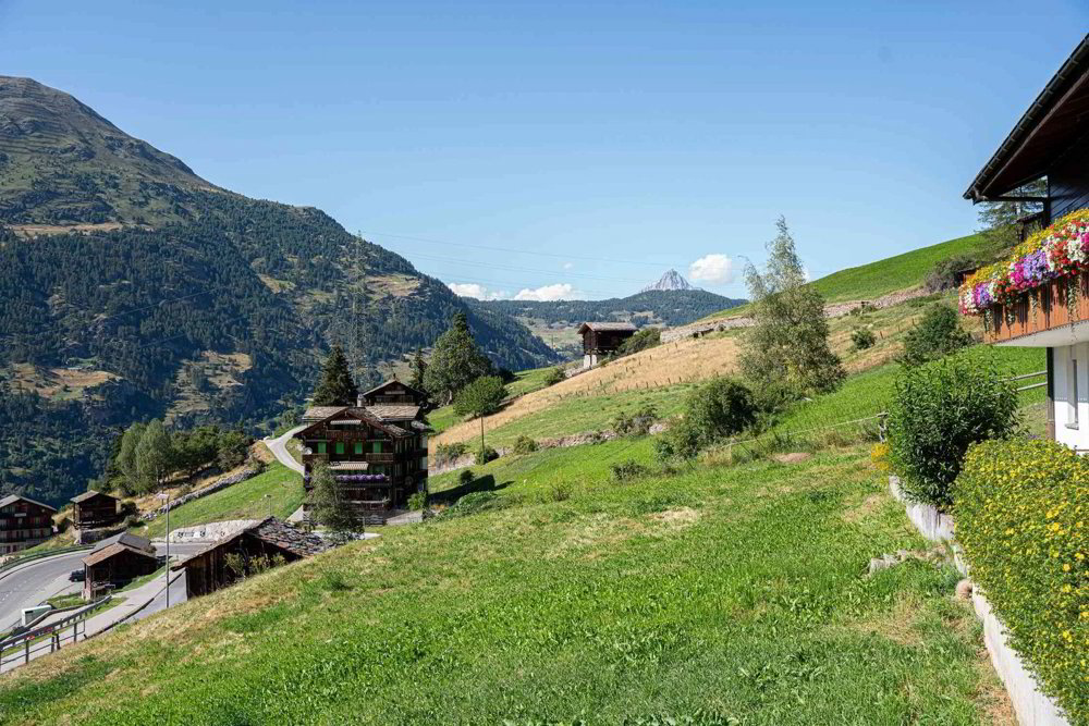 Renoviertes Chalet Hotel in Grächen - Ansicht 2