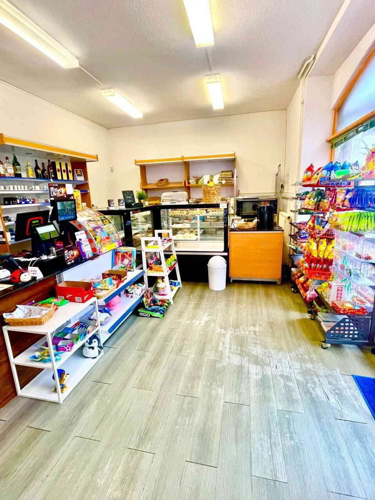 A vendre épicerie à Clarens opportunité rare - Mehr