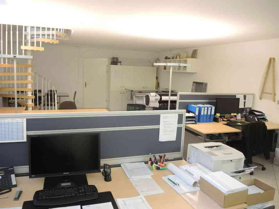 2 rooms Office & Commercial to buy in Mumpf - image 1/10