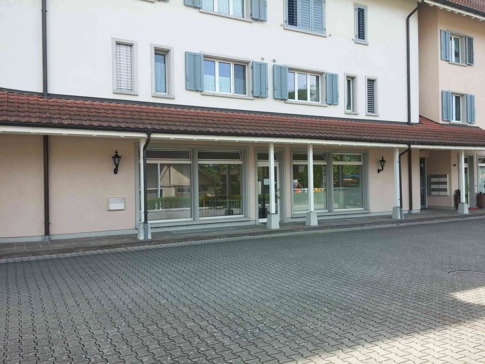 Attraktives Büro-/Ladenlokal an bester Lage mit eigenen Parkplätzen - Ansicht 3