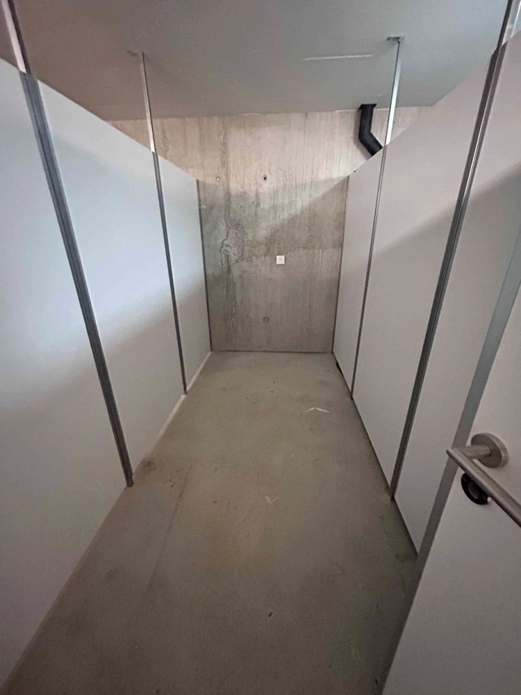 2.5 rooms Apartment to buy in Camorino - image 1/7