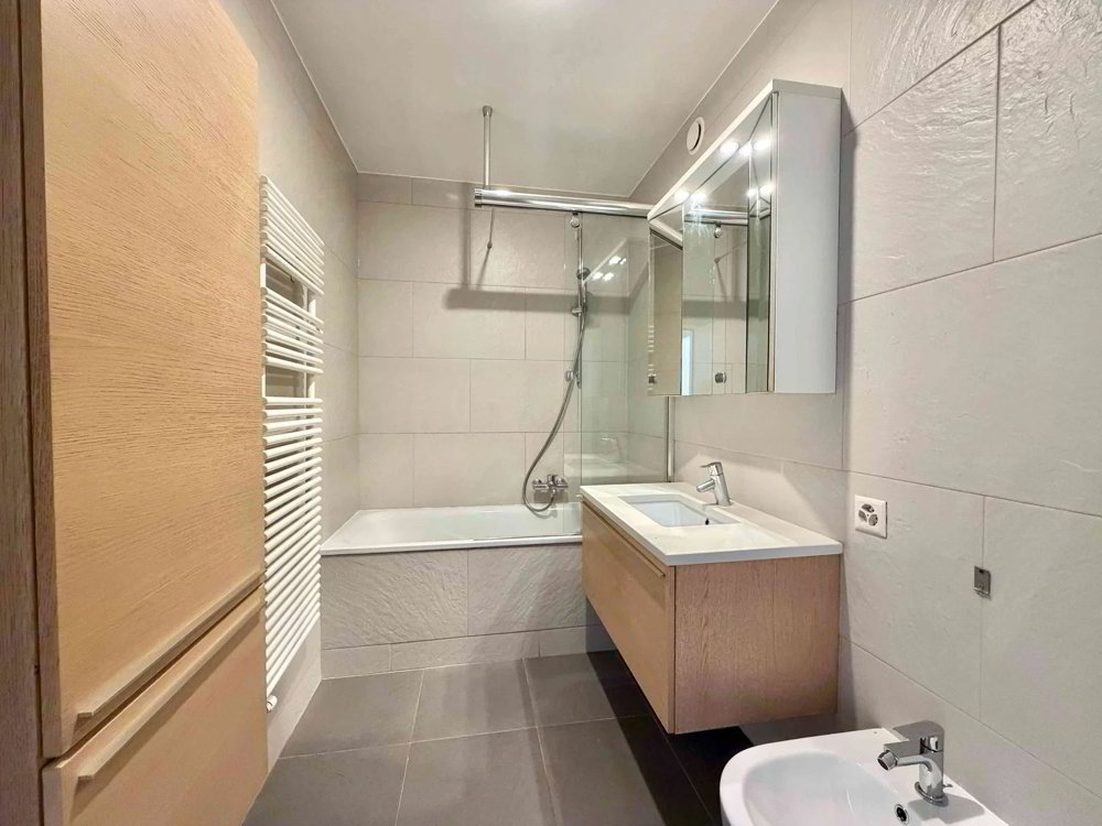 Appartement 4 pièces à acheter à Cologny - image 1/6