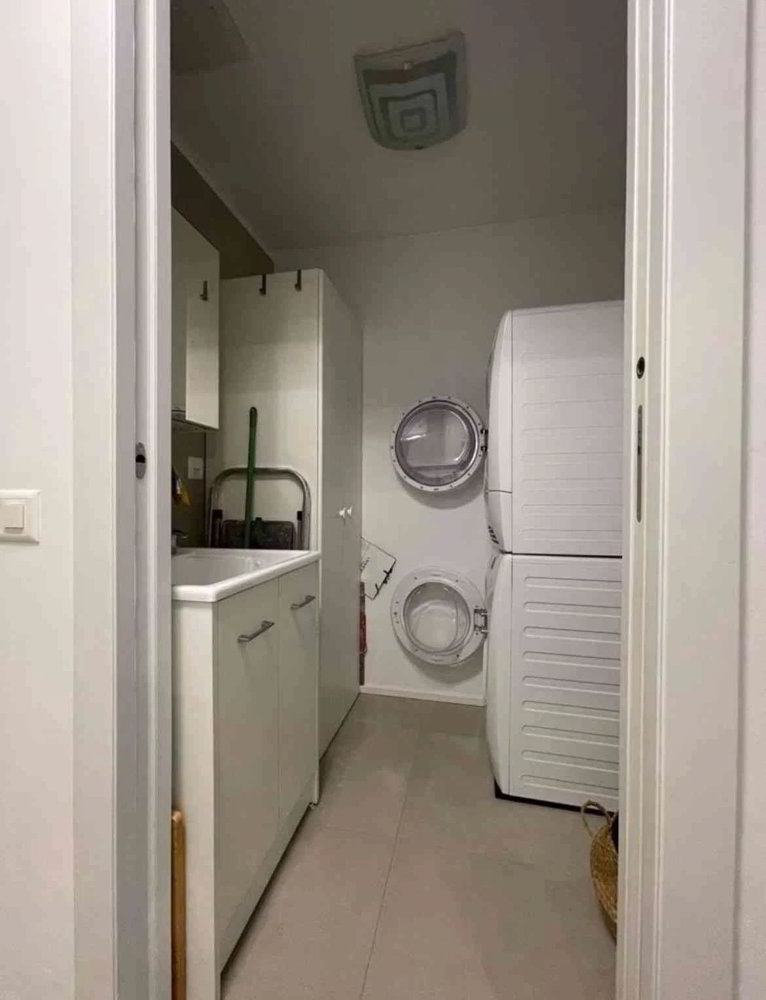 3.5 rooms Apartment to buy in Giubiasco - image 1/10