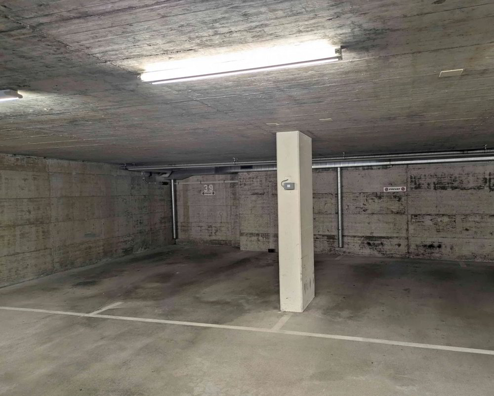 null Zimmer Parkplatz, Garage zum verkaufen in Männedorf - Bild 1/2