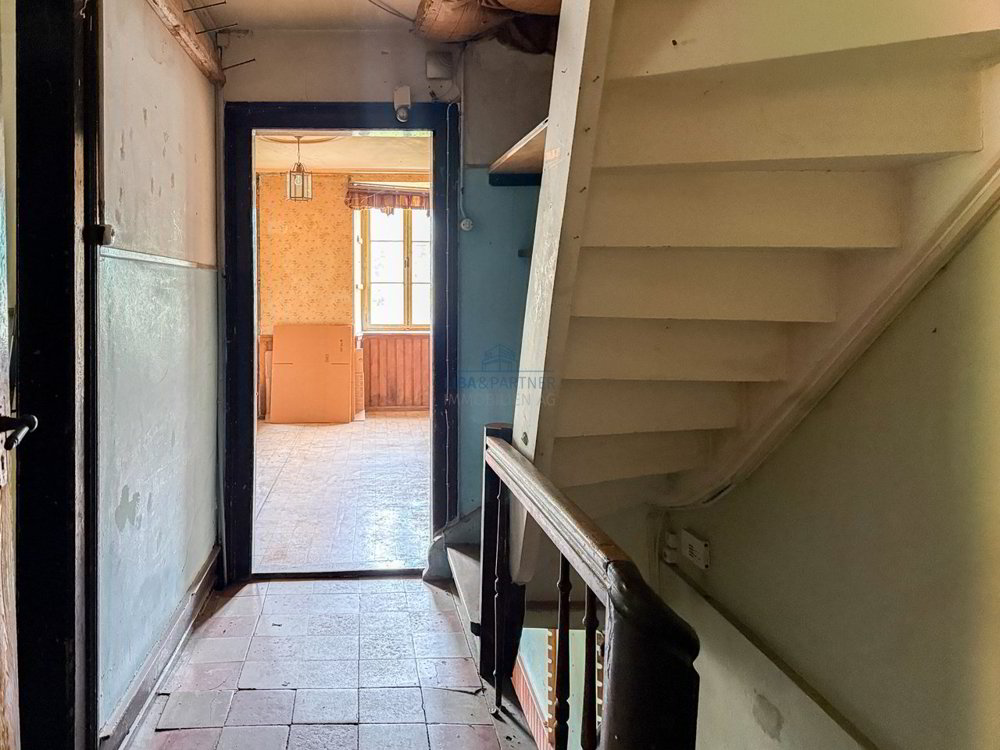 8 rooms House to buy in Grellingen - image 1/13