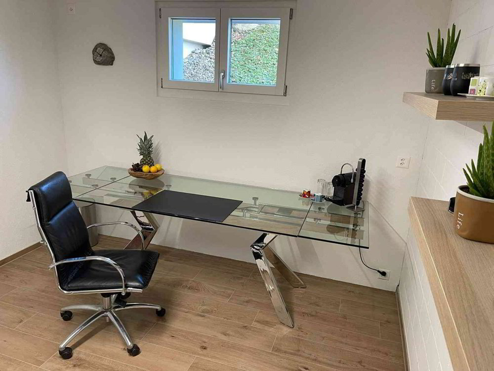 Moderner heller Hobbyraum/Büroraum/Atelier inkl Wifi/Internet - Ansicht 2
