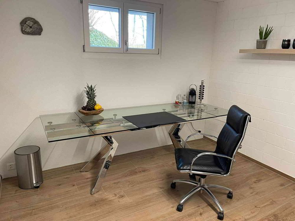 Moderner heller Hobbyraum/Büroraum/Atelier inkl Wifi/Internet - Ansicht 3