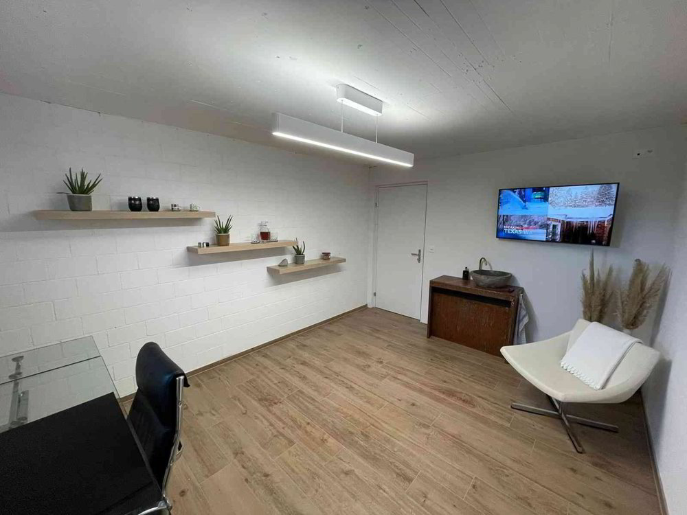 Moderner heller Hobbyraum/Büroraum/Atelier inkl Wifi/Internet - Ansicht 4