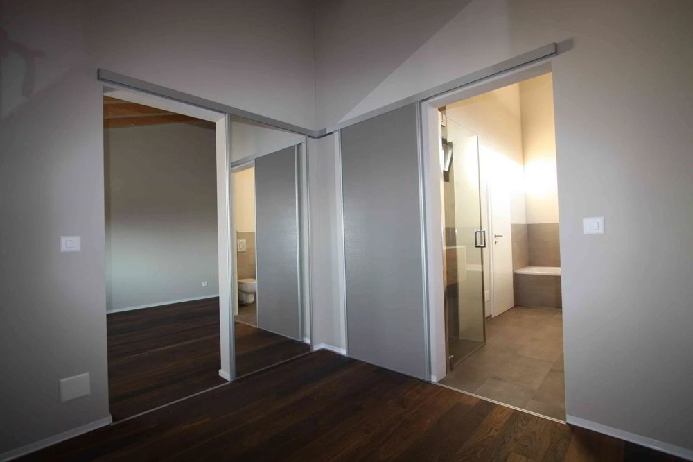 8 rooms House to buy in Chur - image 1/12