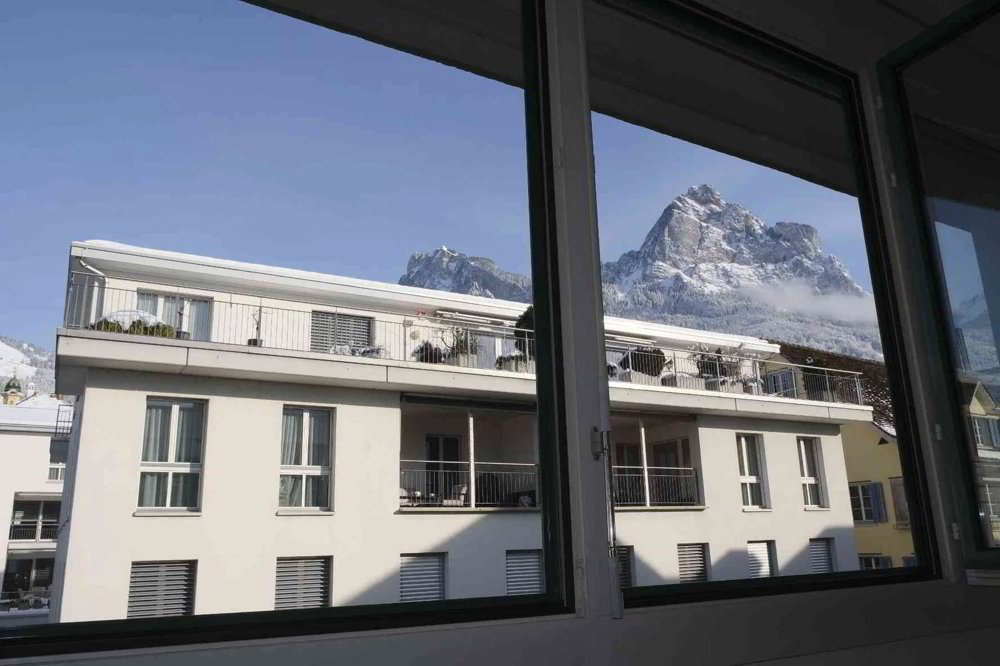 5 rooms Office & Commercial for rent in Schwyz - image 1/4