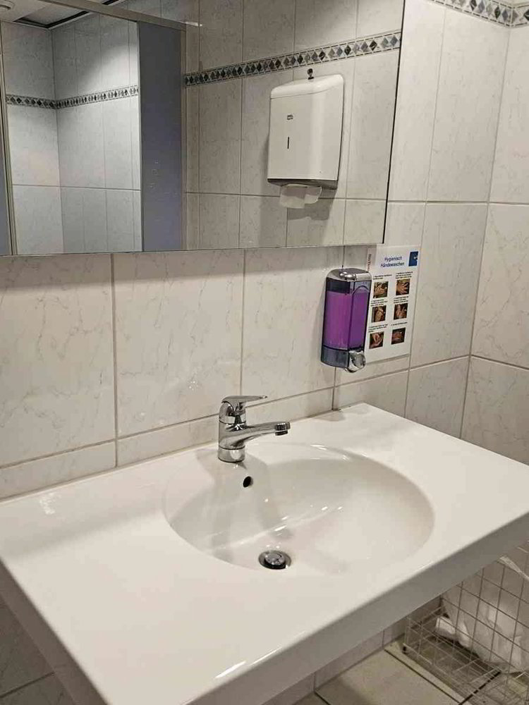 1 rooms Office & Commercial for rent in Zürich - image 1/6