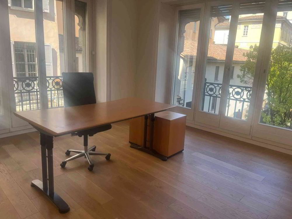 7.5 rooms Office & Commercial for rent in Lugano - image 1/9