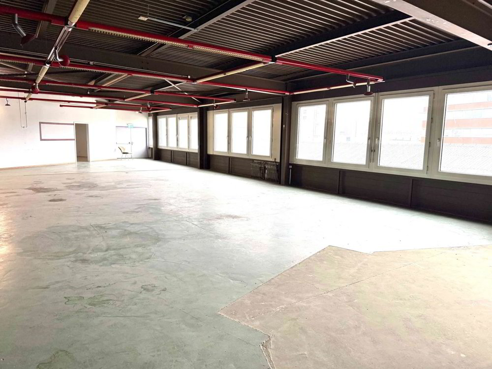 1 rooms Office & Commercial for rent in Kleindöttingen - image 1/2