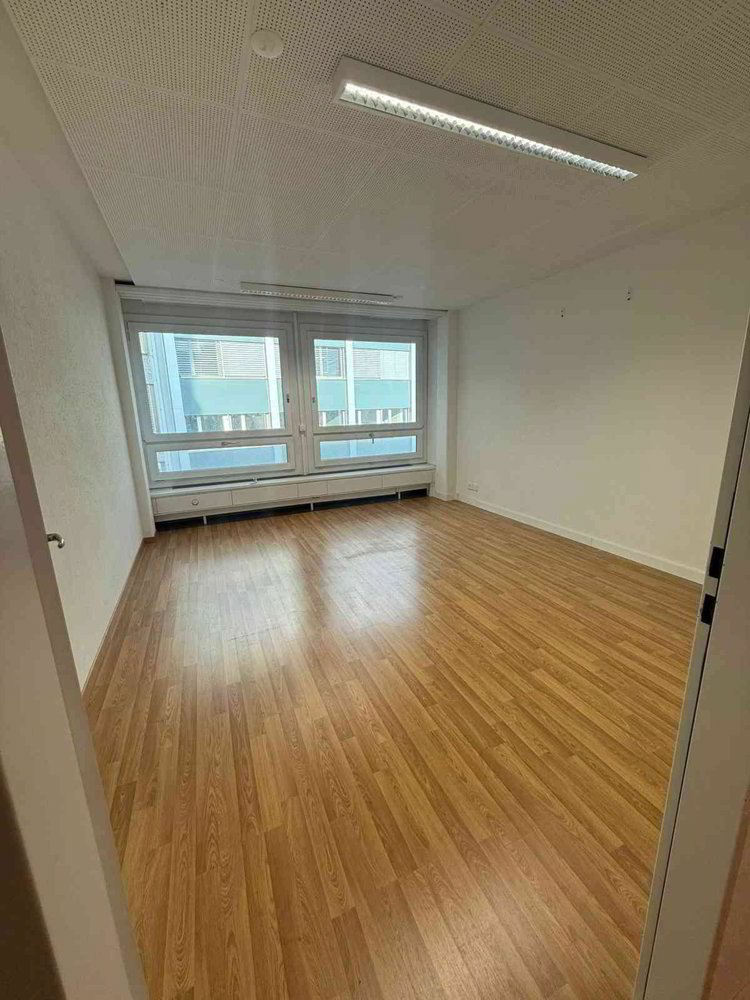 Nachmieter für 2.5 Zimmer Büroräume gesucht - Mehr