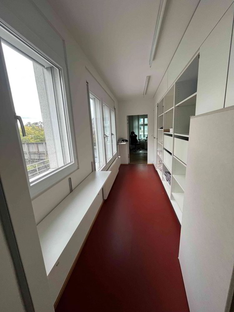 "Helles und modernes Büro an Toplage - Fussnähe Barfüsserplatz! - Möbe - Ansicht 2