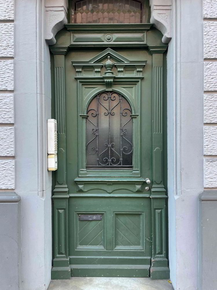 3 rooms Office & Commercial for rent in Basel - image 1/8