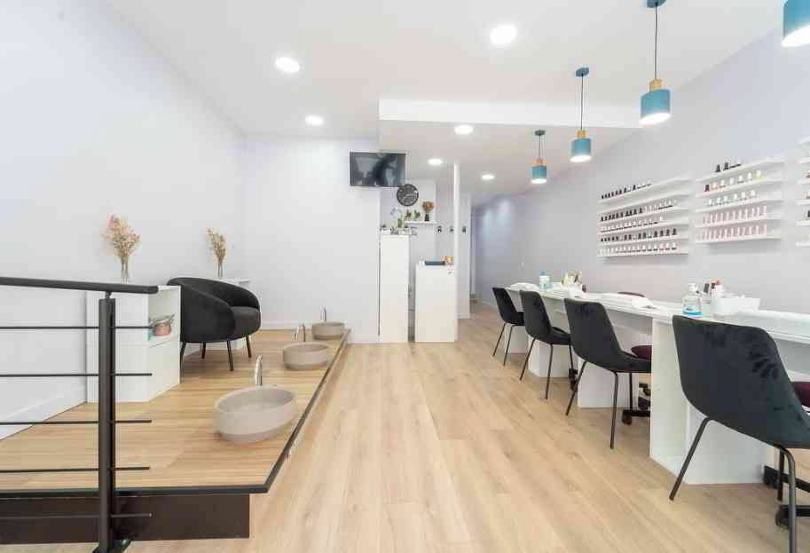 1 rooms Office & Commercial for rent in Vétroz - image 1/5