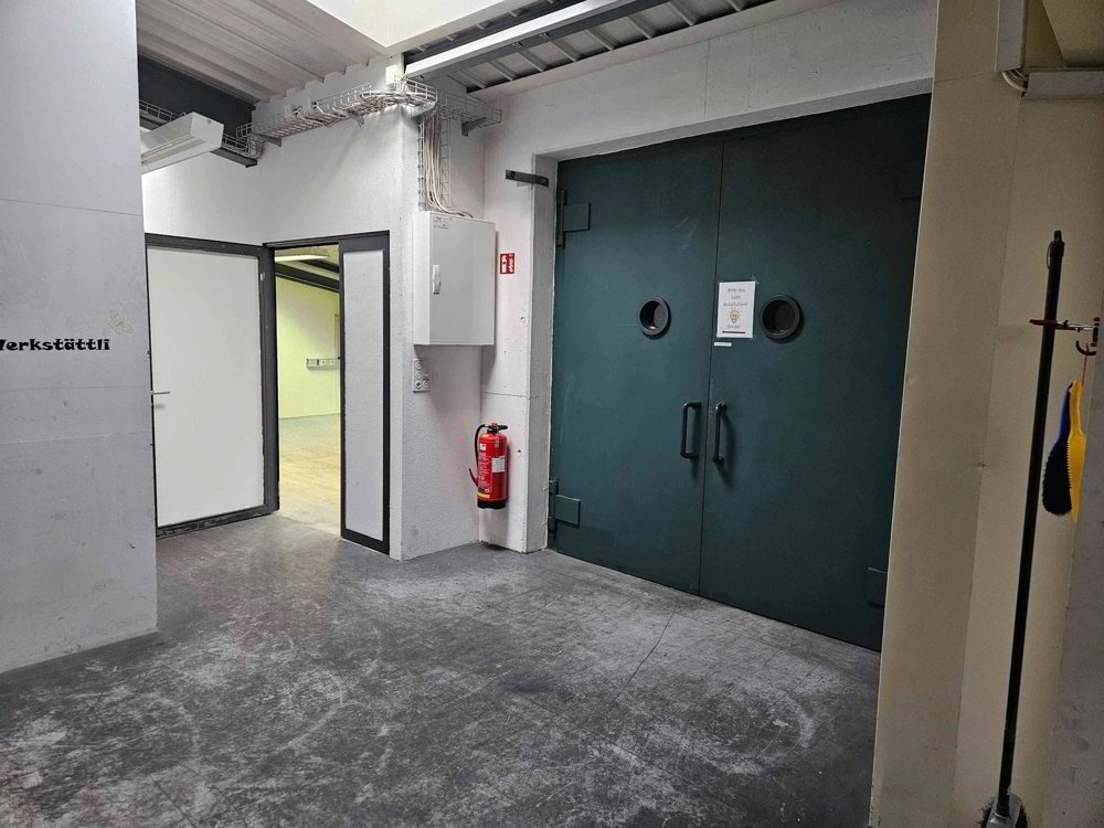 1 rooms Office & Commercial for rent in Klingnau - image 1/2