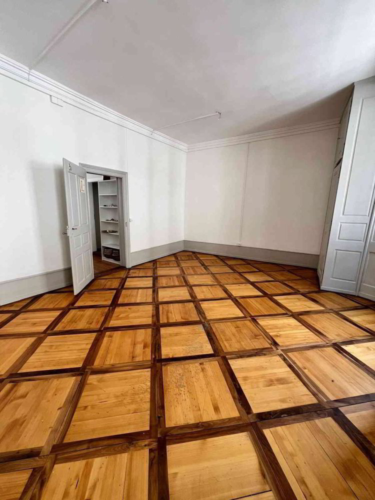 1 rooms Office & Commercial for rent in Lausanne - image 1/3